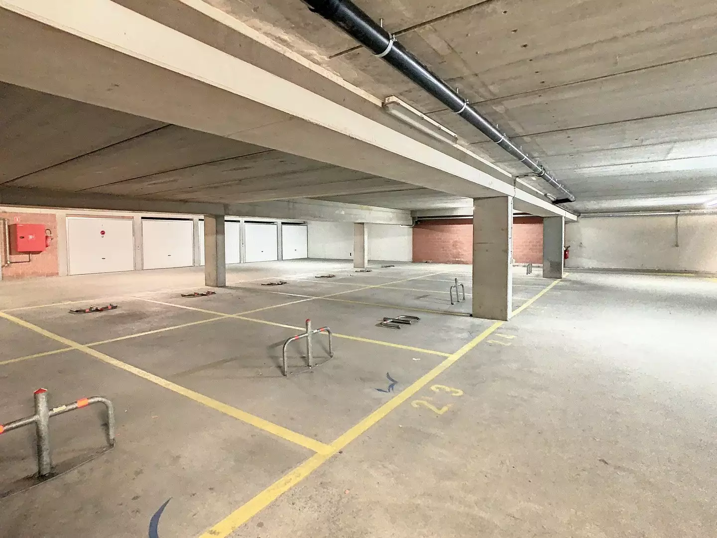 Ondergrondse autostaanplaats te Nieuwpoort-Bad.