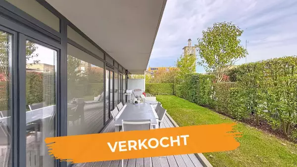 Zeer mooi gelijkvloers appartement aan het water te Nieuwpoort stad.