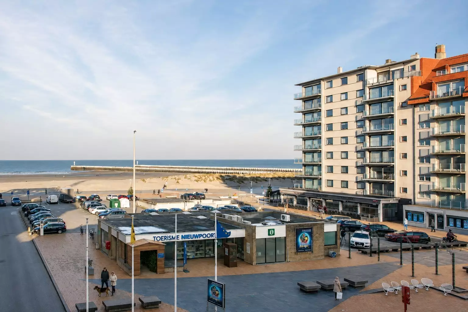 Centraal gelegen garage vlakbij de Zeedijk
