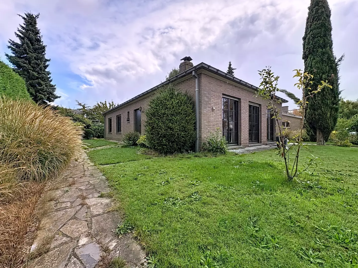 Belle villa de plain-pied dans une rue calme et sans issue à Gistel.