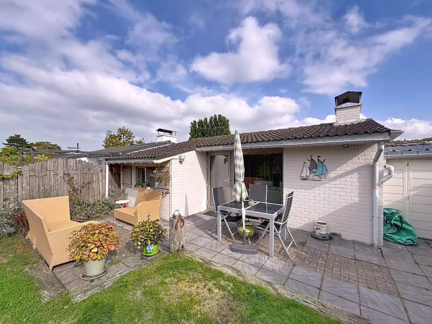 Vakantiewoning met parking en garage nabij zee &amp; duinen