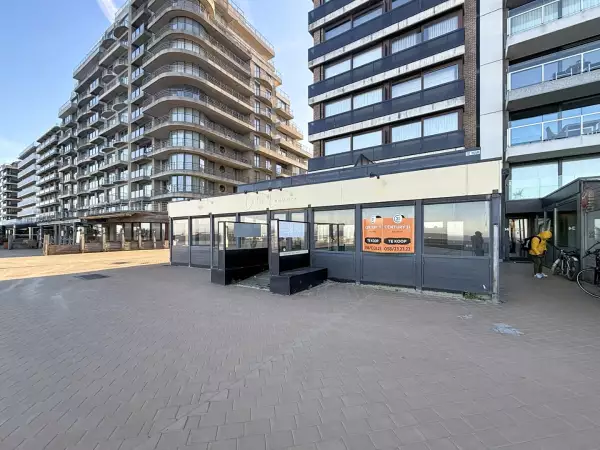 Ruim handelspand op topligging aan de Zeedijk