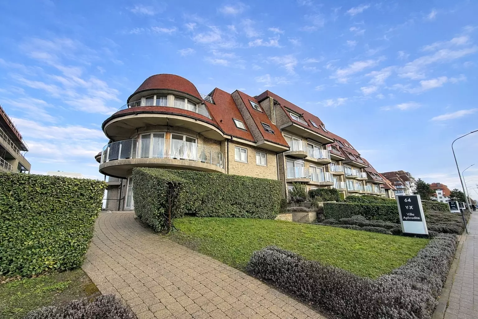Penthouse avec quatre chambres et terrasse plein sud sur pres du chenal du port