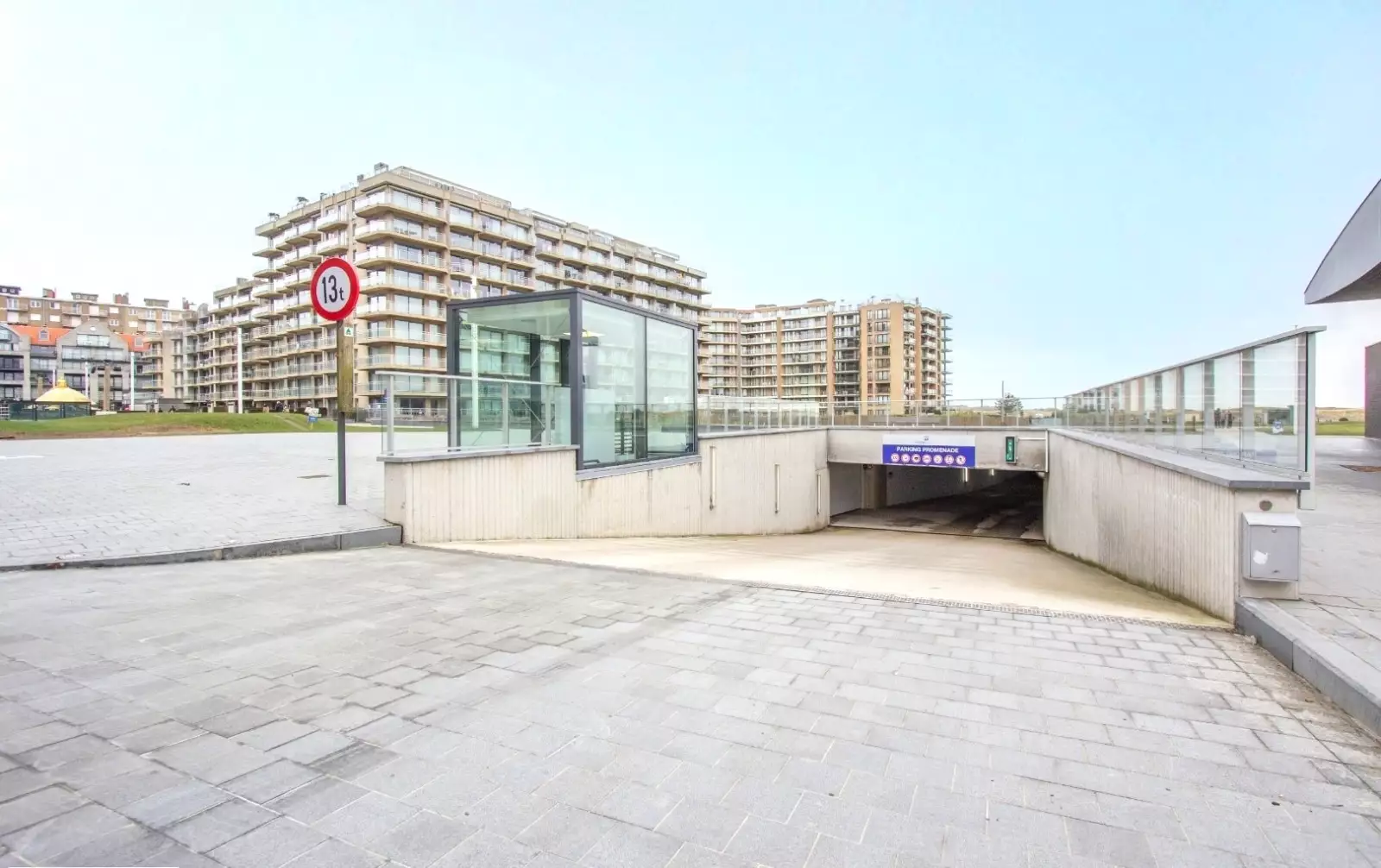 Ondergrondse garagebox vlakbij de zee te Nieuwpoort