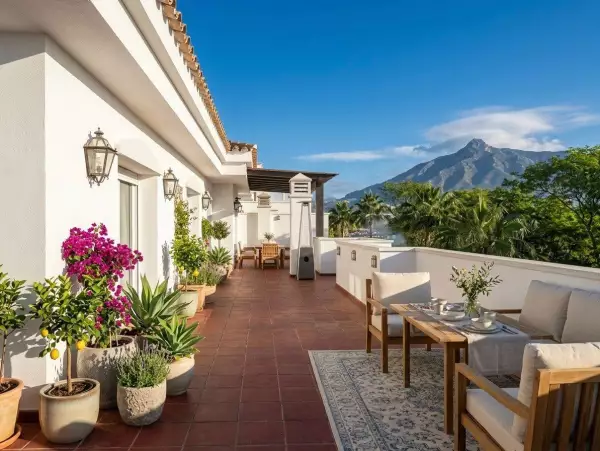 Penthouse met een adembenemend uitzicht in Nueva Andalucía, Marbella