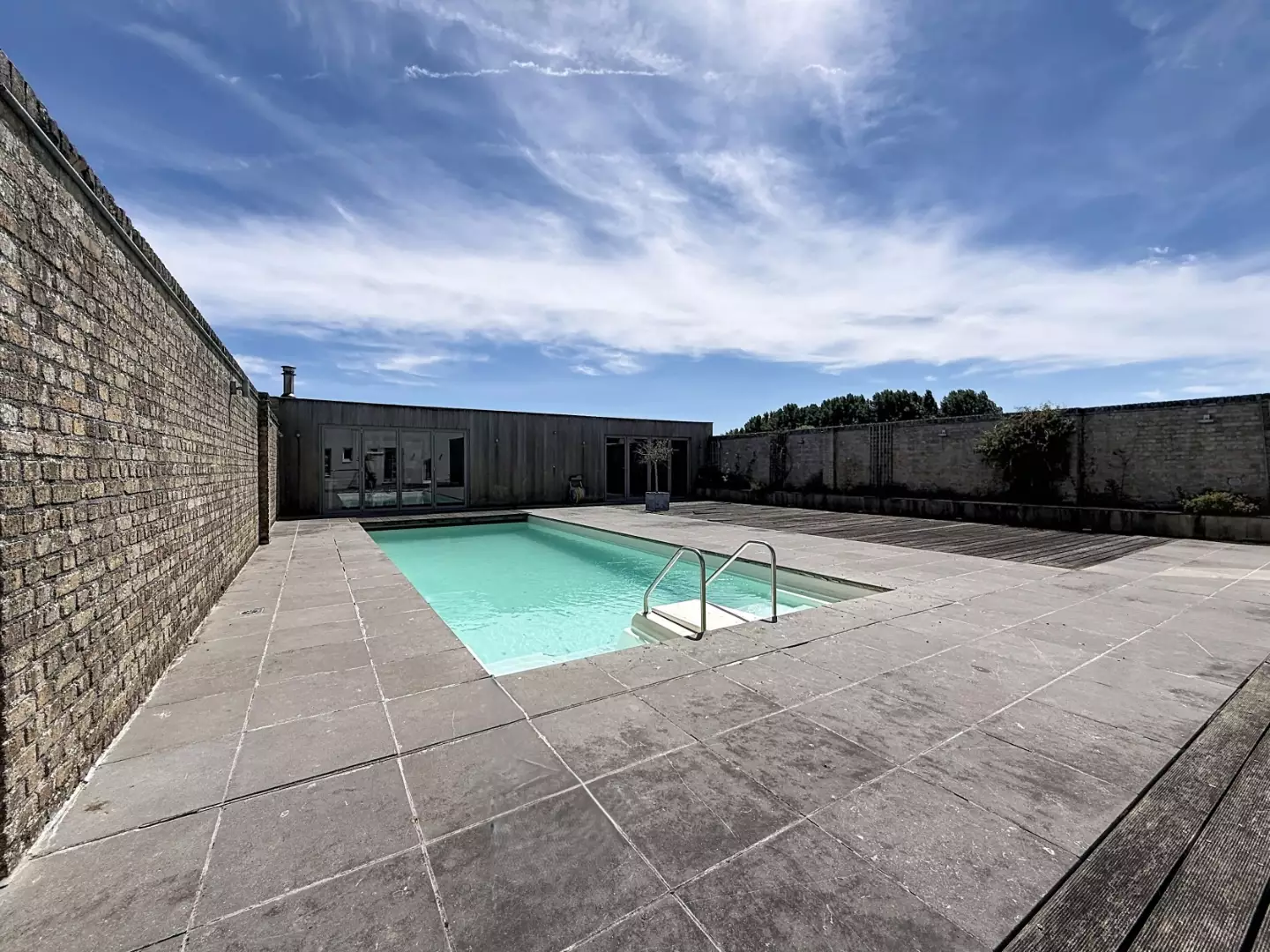 Maison de maître exclusive offrant un potentiel exceptionnel à Lo