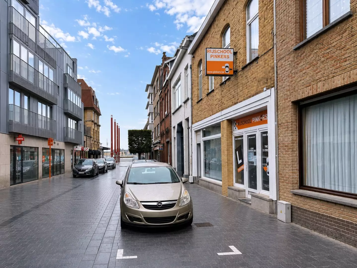 Immeuble d'investissement composé de trois appartements et d'un local commercial à Nieuport-Ville