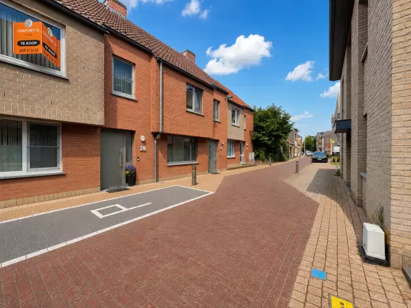 Instapklare gezinswoning met 4 slaapkamers, zonnepanelen met mogelijkheid van een overzolderde garage in Gistel