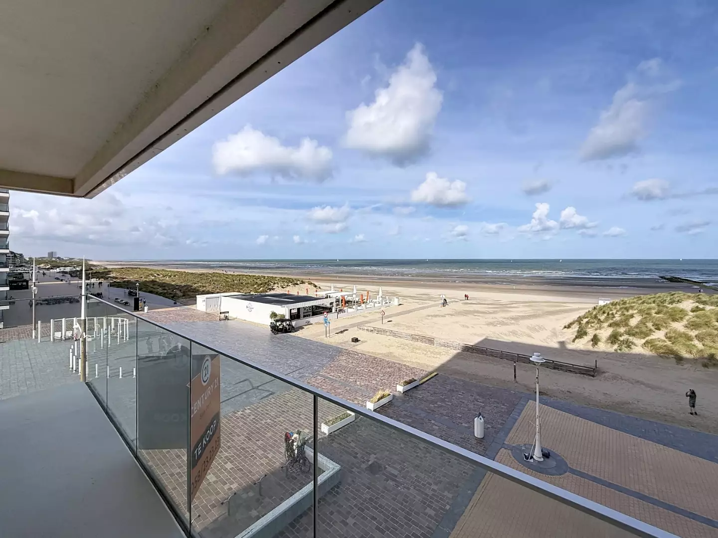Appartement d'angle avec vue frontale sur la mer à Nieuport-Bains
