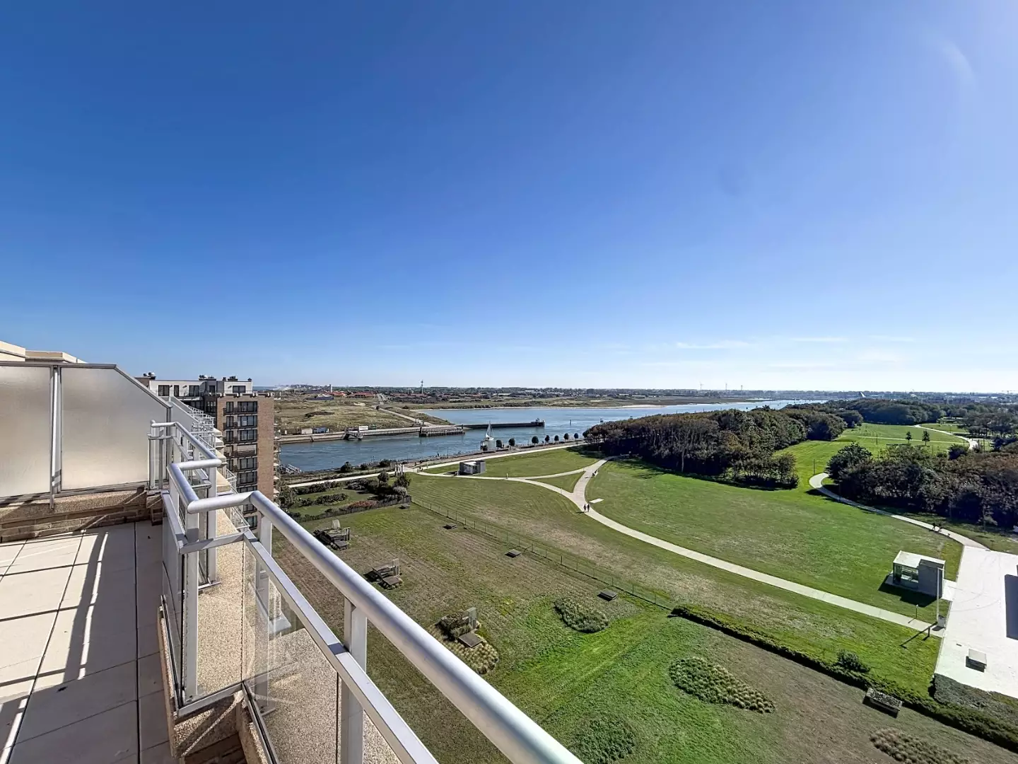 Penthouse exclusif avec vue panoramique situé à Nieuwpoort-Bains