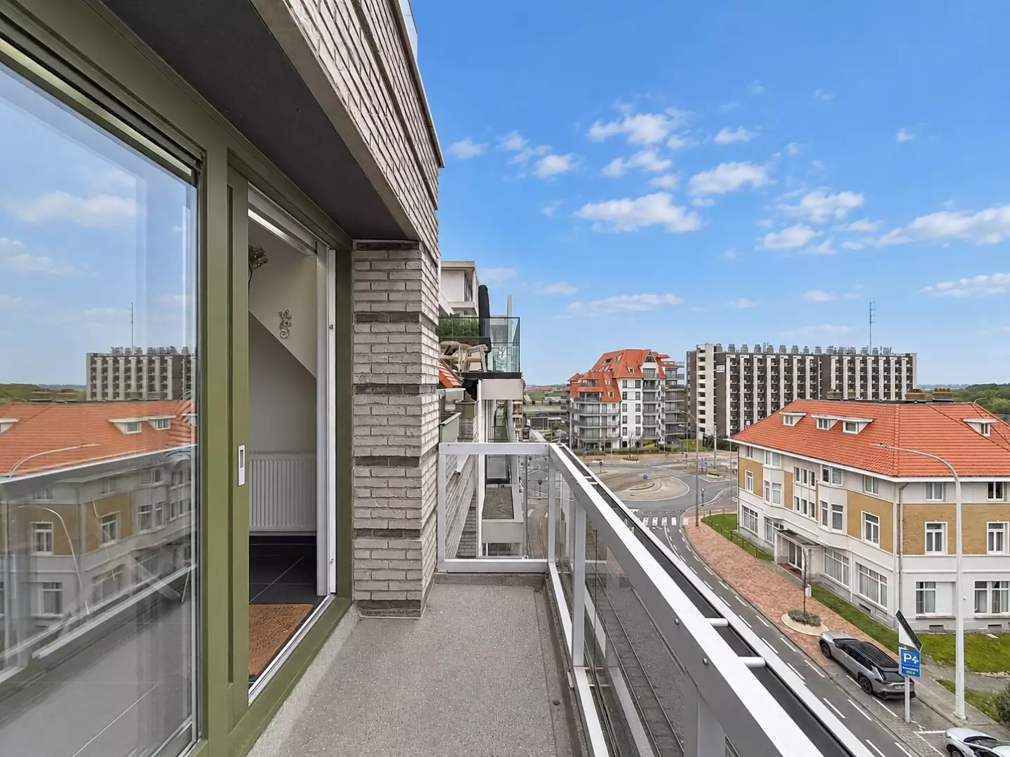 Instapklare studio met slaaphoek en zuidgericht terras te Nieuwpoort-Bad.