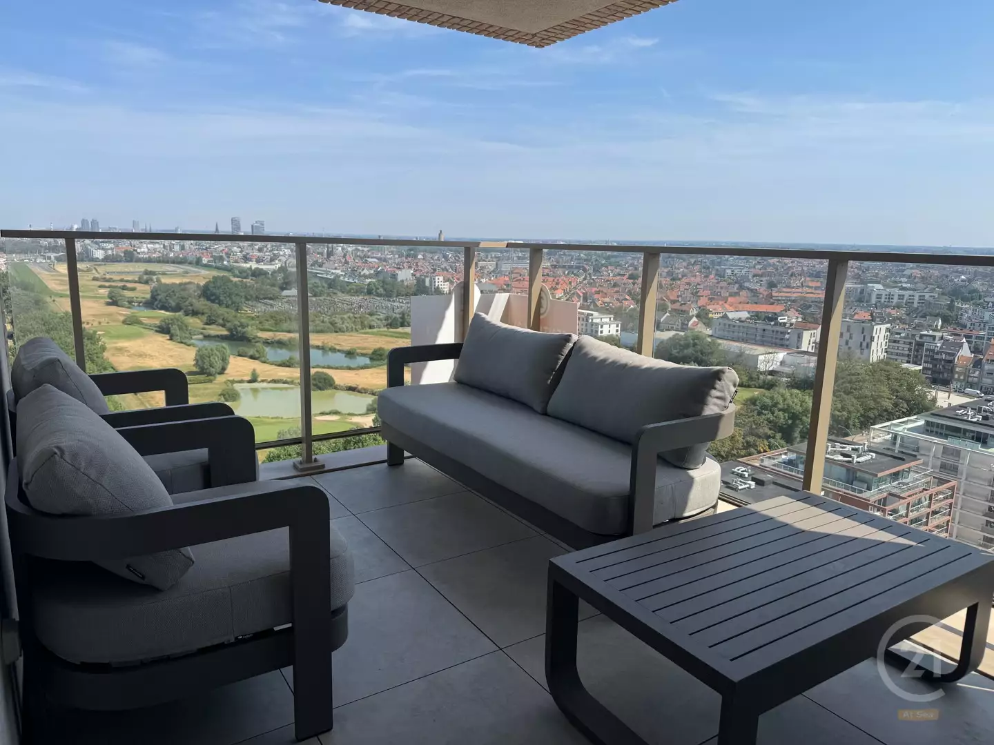 Exclusief nieuwbouw hoekappartement met panoramisch uitzicht en zijdelings zeezicht in Oostende