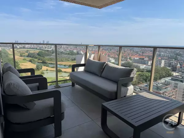 Exclusief nieuwbouw hoekappartement met panoramisch uitzicht en zijdelings zeezicht in Oostende