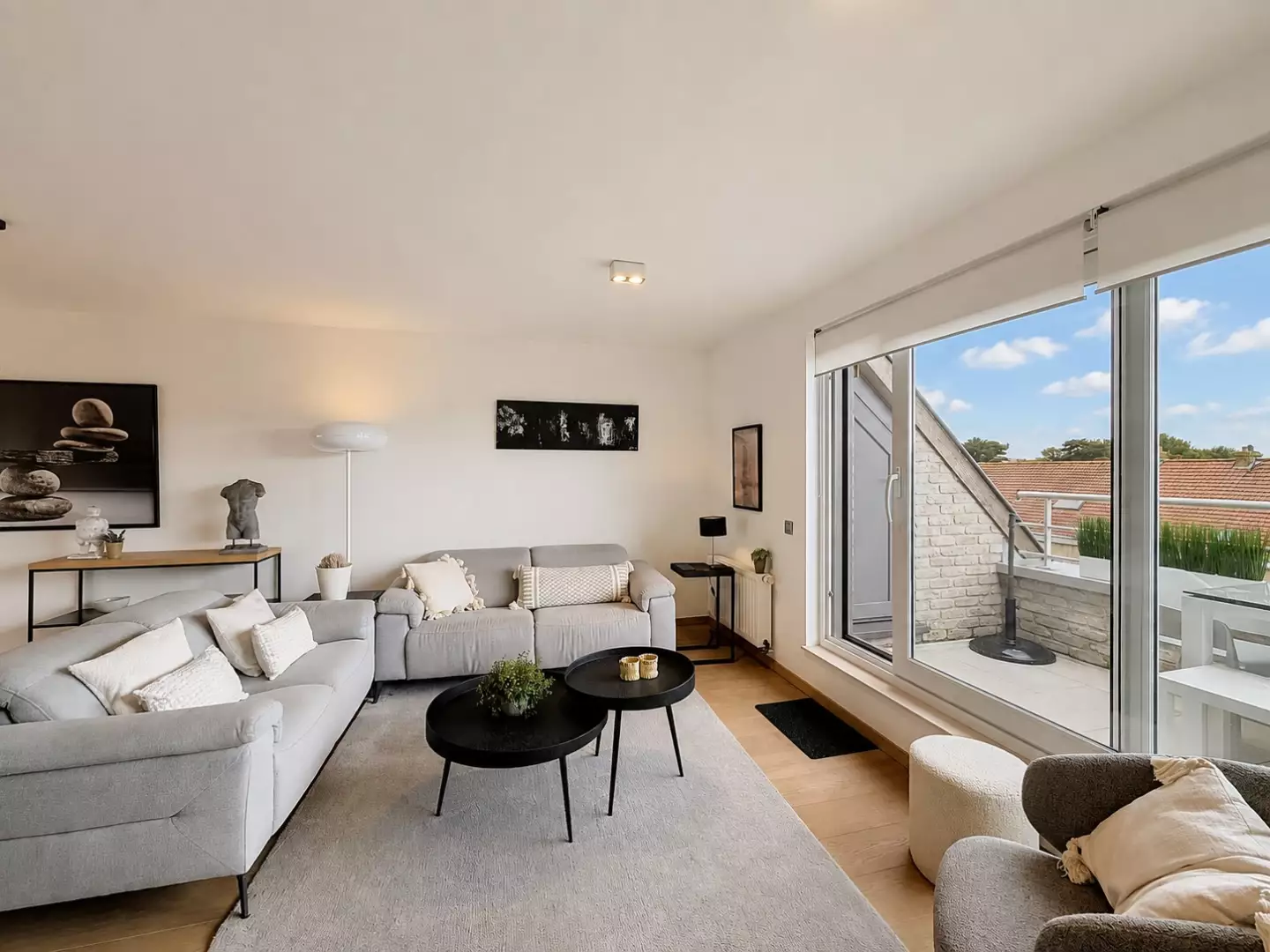 Instapklaar luxueus duplex appartement met zonnig terras te Nieuwpoort-Stad