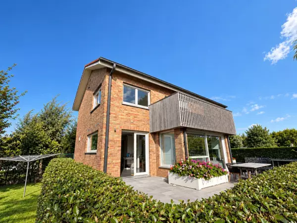 Ruime en instapklare villa te koop te Sint-Idesbald.